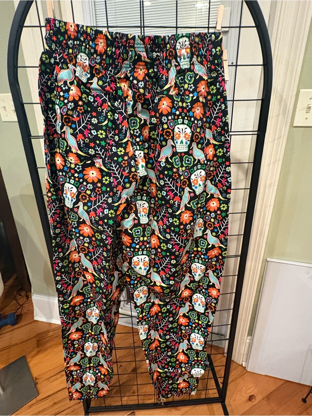 Chefwear ' Black Floral Day of the Dead Baggy Pants - L